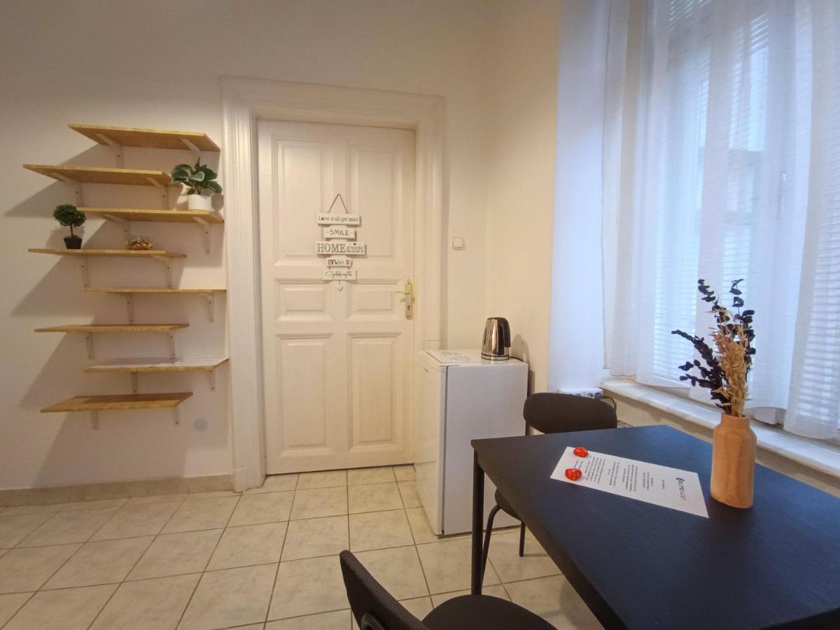 R172 Elitehost Raday Studio Apartment Budapest Exterior photo